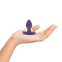Ouch! Plug Anal em Silicone Liso - Pequeno - 6,5 cm - Roxo Metalizado, imagem 2